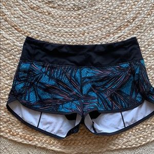 Lululemon 4 shorts run